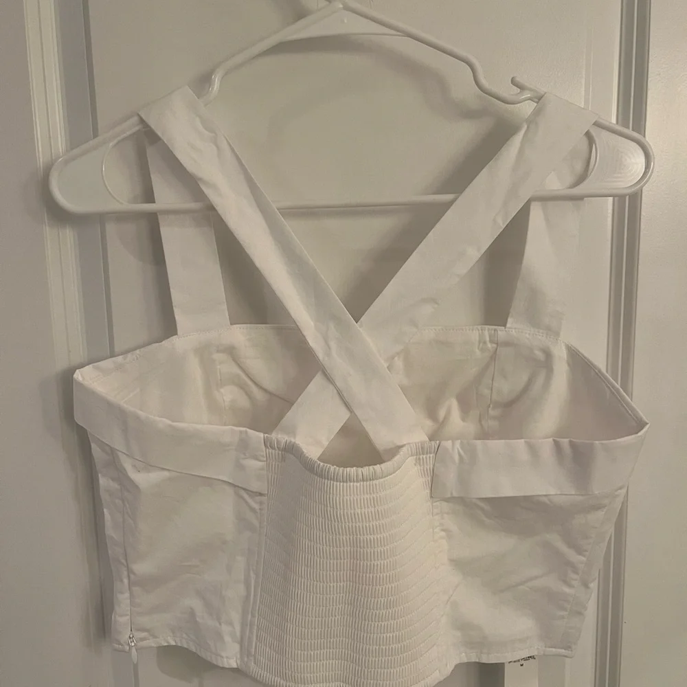 Banana Republic Cross Back Crop New With Tags size Medium - Picture 3 of 5